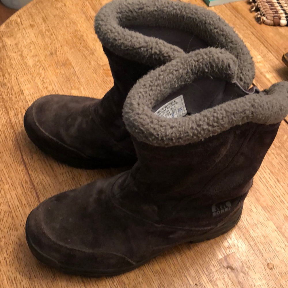 Sorel snow boots size 9